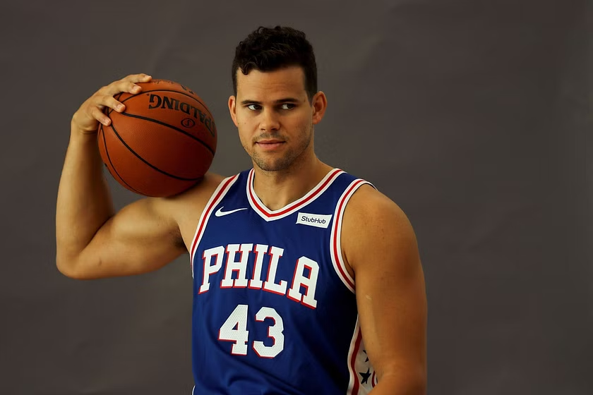 Kris Humphries biography