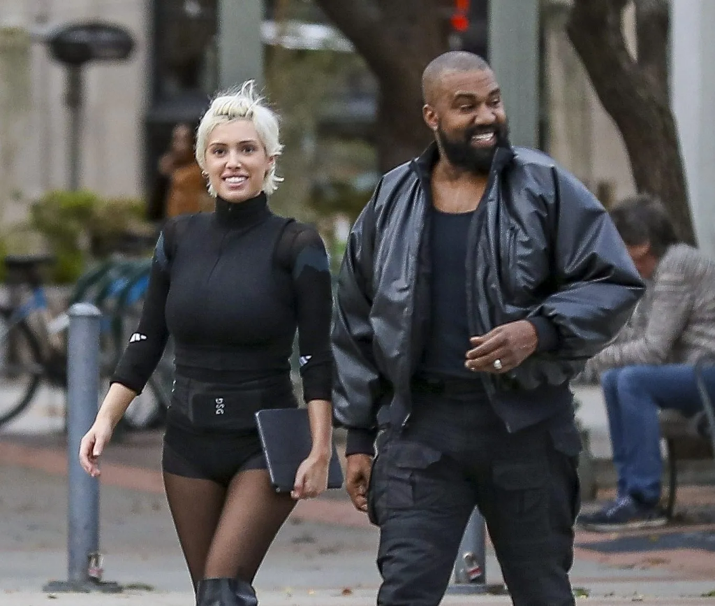Kanye West's dating Bianca Censori