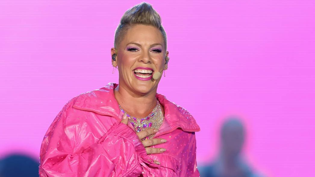 Pink ( American singer & Actress) Biography - The Best Biography