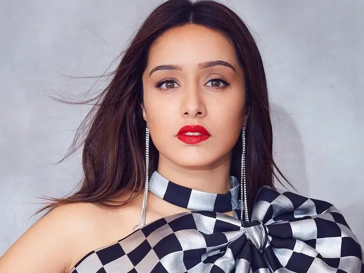 shraddha kapoor net worth

