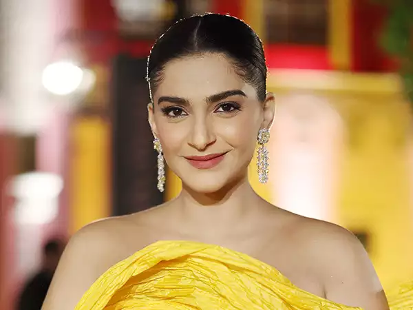 Sonam Kapoor Biography