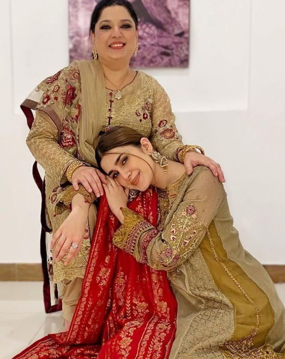 Kubra Khan Early Life and Family