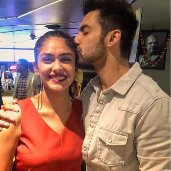 Mrunal Thakur Boyfriends Arjit Taneja