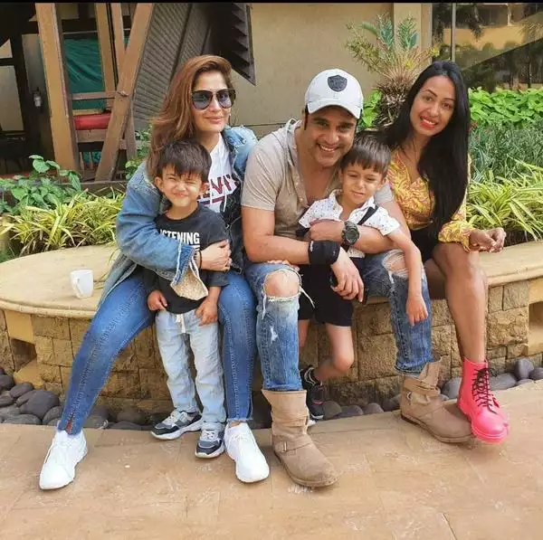 Arti Singh Family