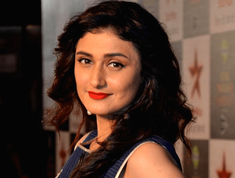 Ragini Khanna Biography